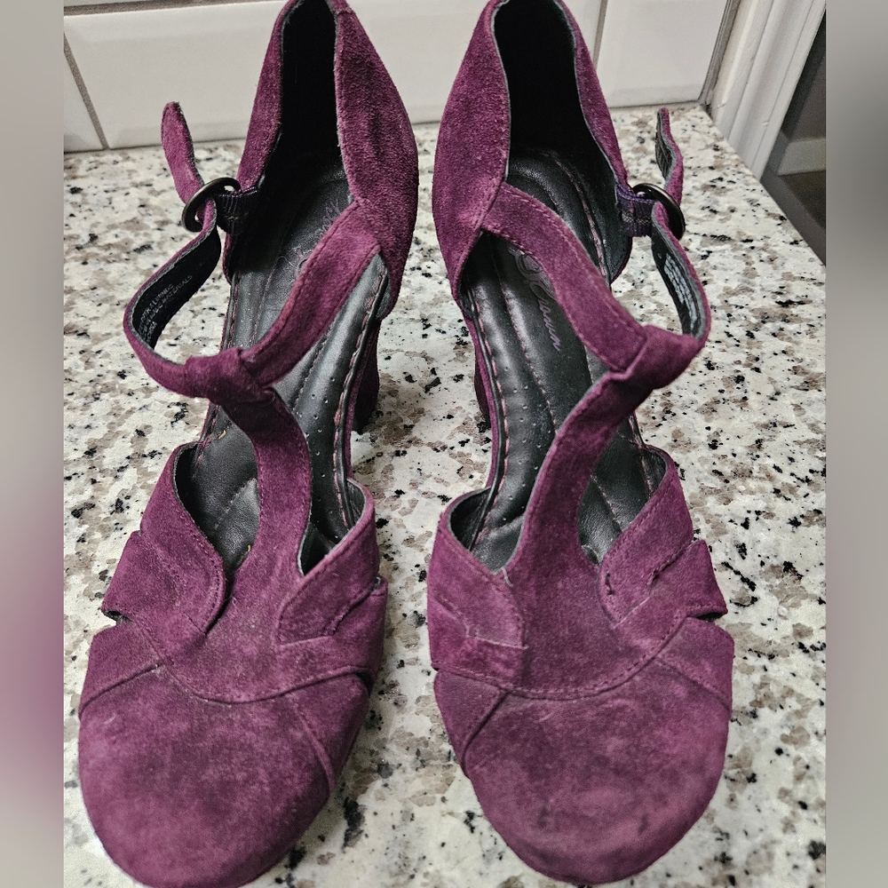 Born Women's Plum Suede Heeled Sandals - Picture 4 of 5